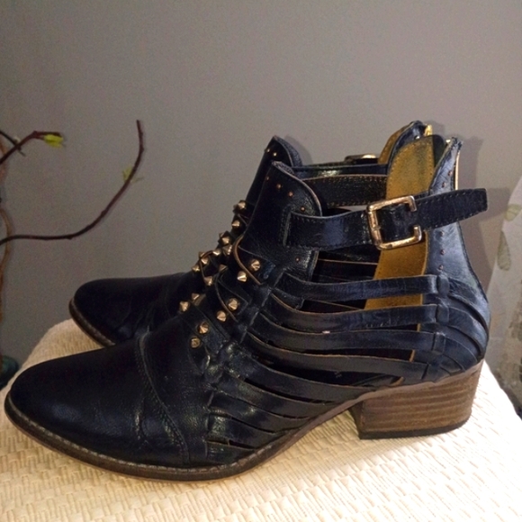 Matisse Shoes - Matisse Black Leather Ankle Boots Siz 6.very Good Confition